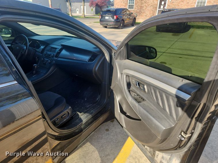 image for item MW9672 2013 Ford Taurus SEL