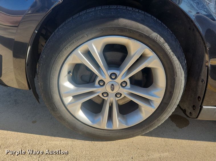 image for item MW9672 2013 Ford Taurus SEL