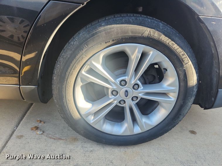 image for item MW9672 2013 Ford Taurus SEL