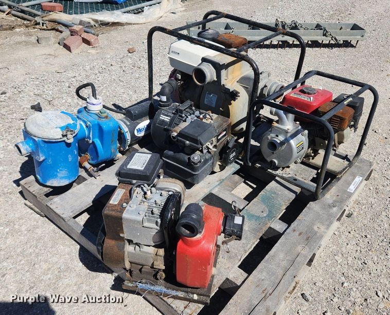 image for item MW9679 (5) water pumps