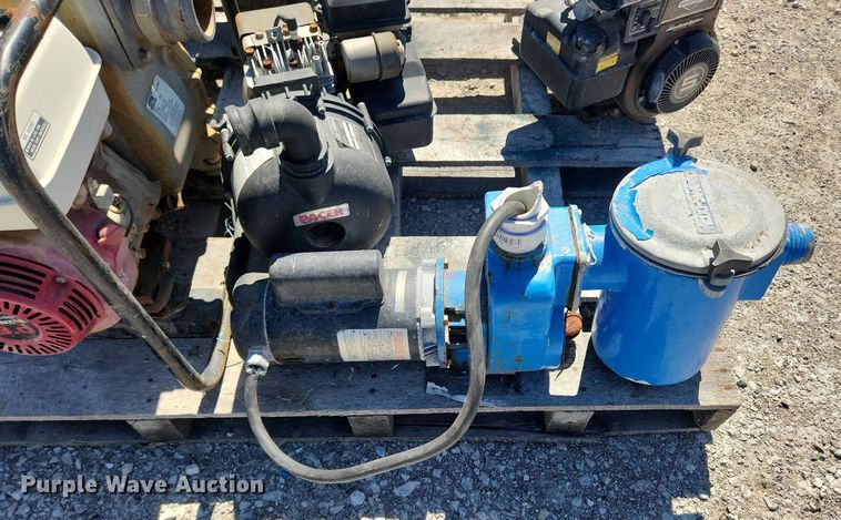 image for item MW9679 (5) water pumps