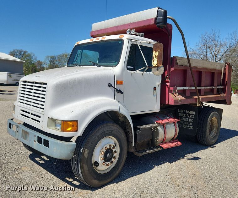 image for item MW9683 1990 International 7100  dump truck