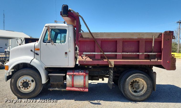 image for item MW9683 1990 International 7100  dump truck