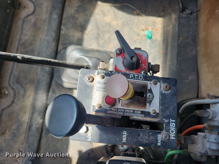 image for item MW9683 1990 International 7100  dump truck