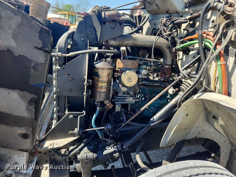 image for item MW9683 1990 International 7100  dump truck