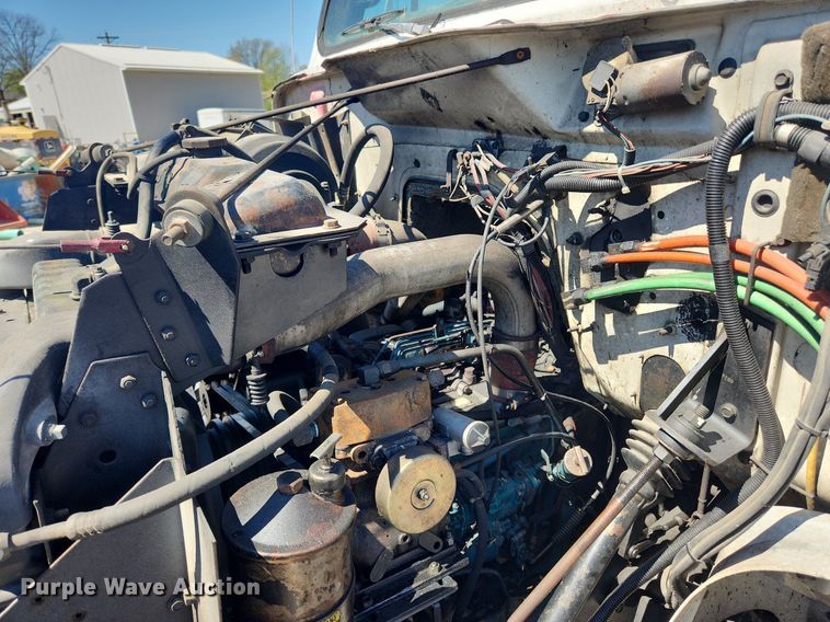 image for item MW9683 1990 International 7100  dump truck