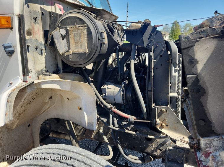 image for item MW9683 1990 International 7100  dump truck