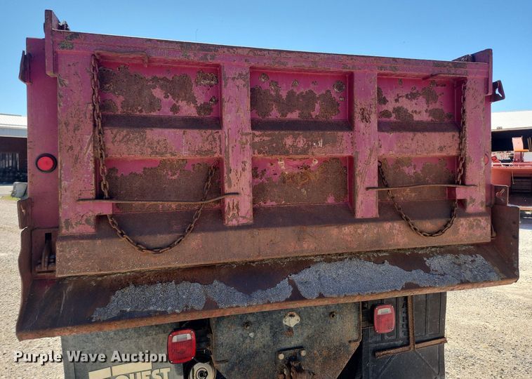 image for item MW9683 1990 International 7100  dump truck