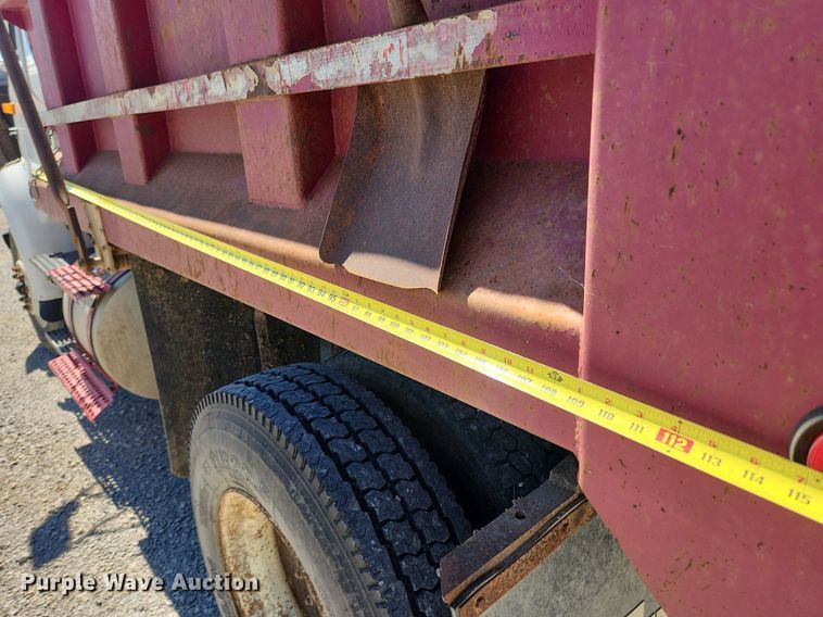 image for item MW9683 1990 International 7100  dump truck