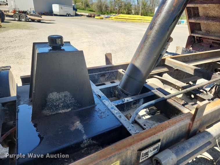 image for item MW9683 1990 International 7100  dump truck