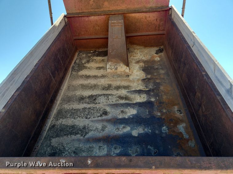 image for item MW9683 1990 International 7100  dump truck