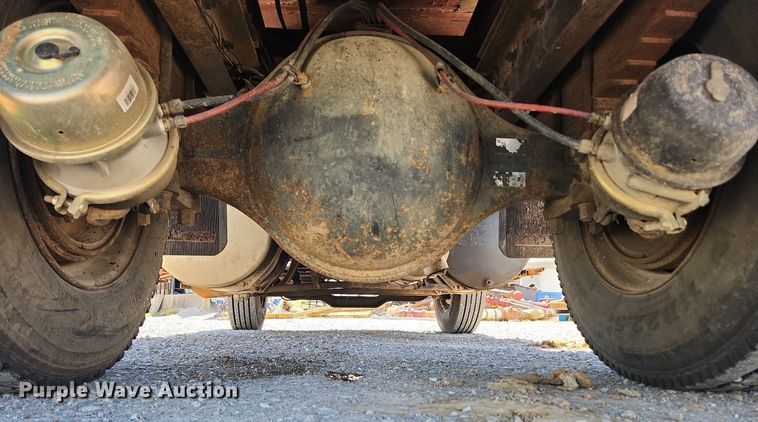 image for item MW9683 1990 International 7100  dump truck