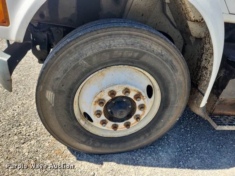 image for item MW9683 1990 International 7100  dump truck