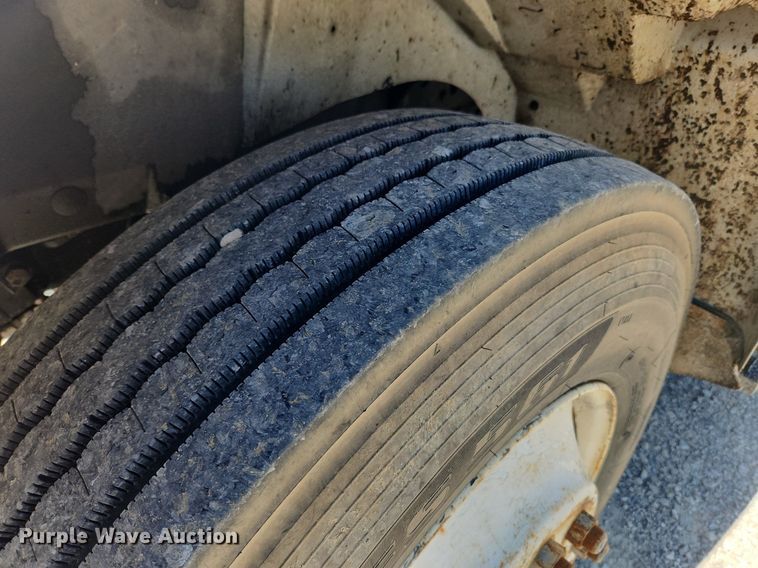 image for item MW9683 1990 International 7100  dump truck