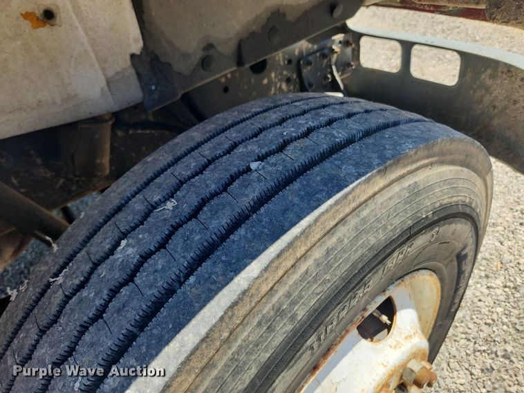 image for item MW9683 1990 International 7100  dump truck