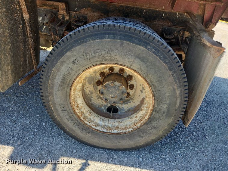 image for item MW9683 1990 International 7100  dump truck