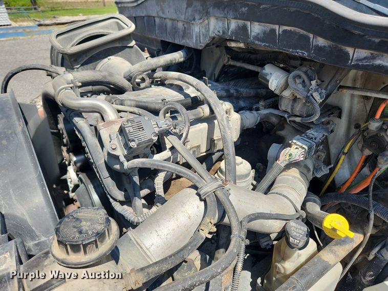 image for item MW9714 2008 International DuraStar 4300  truck cab and chassis