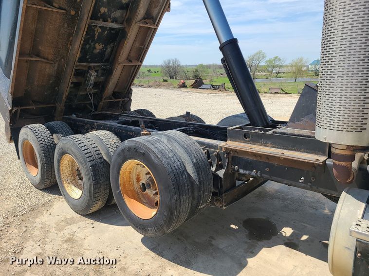 image for item MX9655 2005 Sterling L7500  dump truck