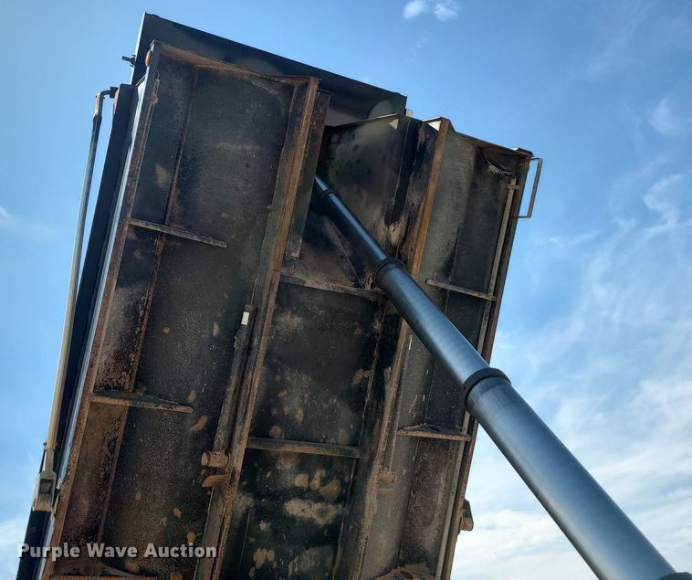 image for item MX9655 2005 Sterling L7500  dump truck