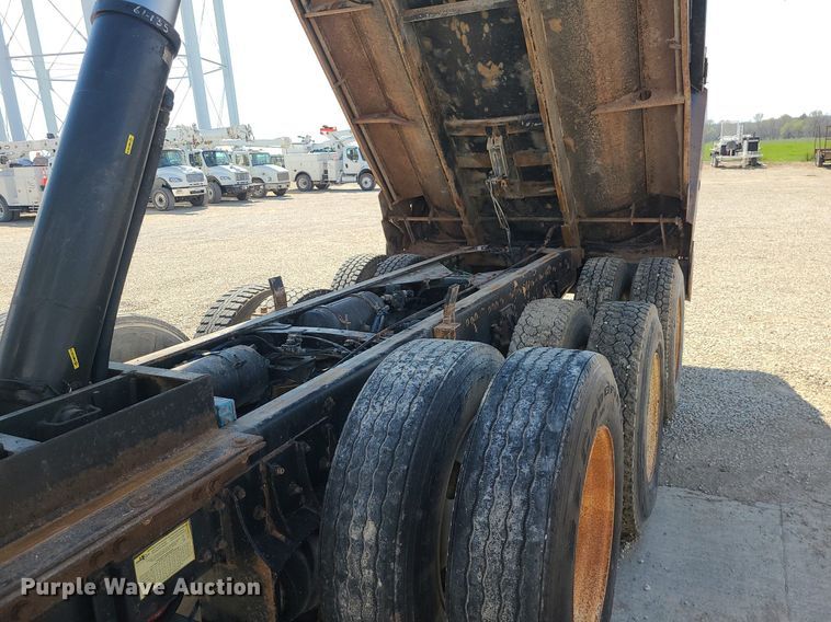 image for item MX9655 2005 Sterling L7500  dump truck