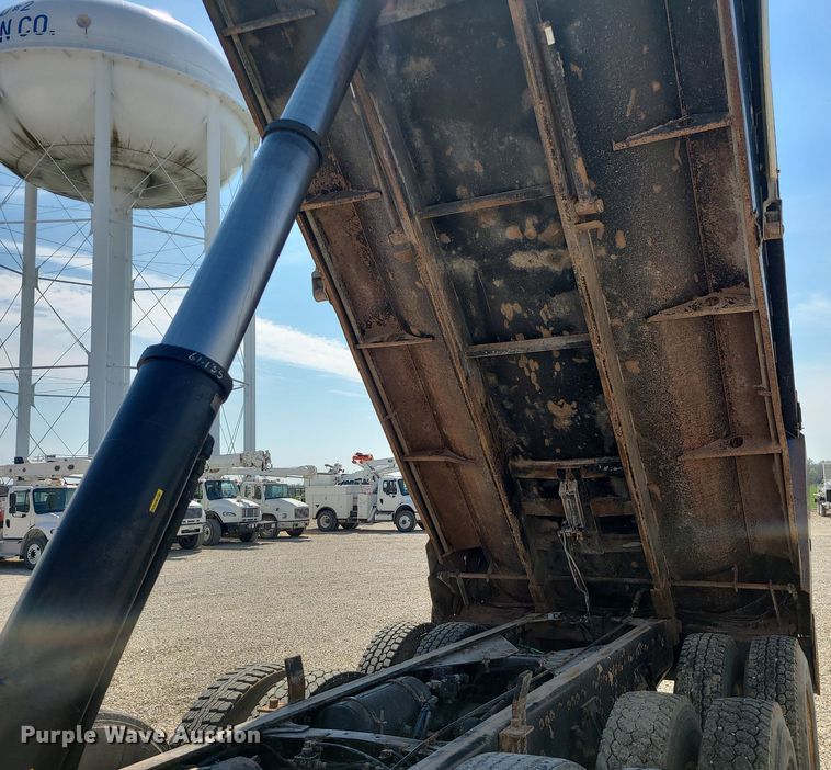 image for item MX9655 2005 Sterling L7500  dump truck