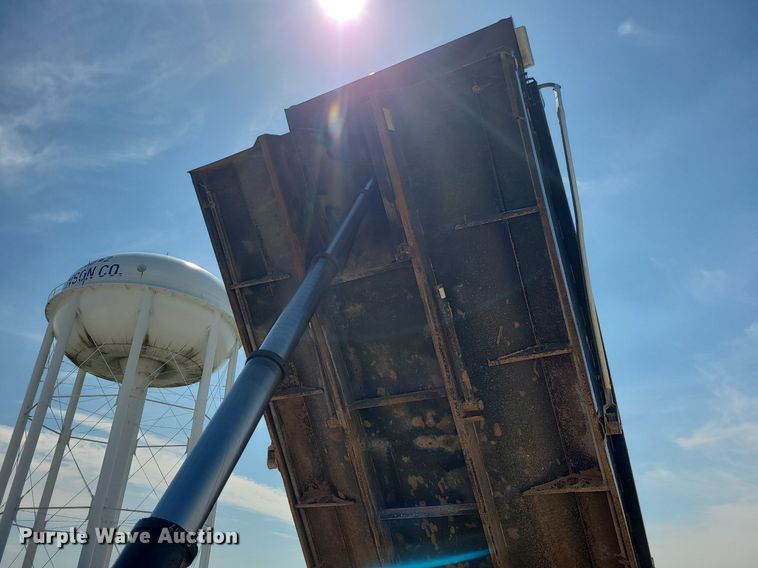 image for item MX9655 2005 Sterling L7500  dump truck