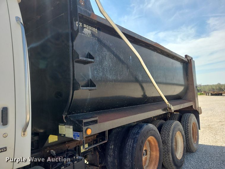 image for item MX9655 2005 Sterling L7500  dump truck