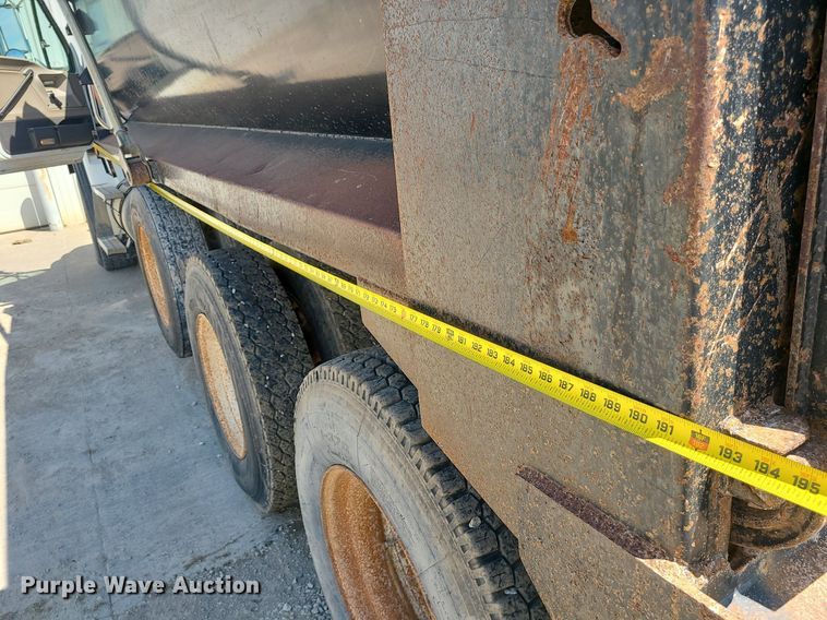 image for item MX9655 2005 Sterling L7500  dump truck