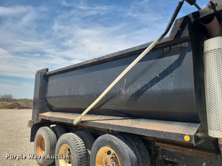 image for item MX9655 2005 Sterling L7500  dump truck