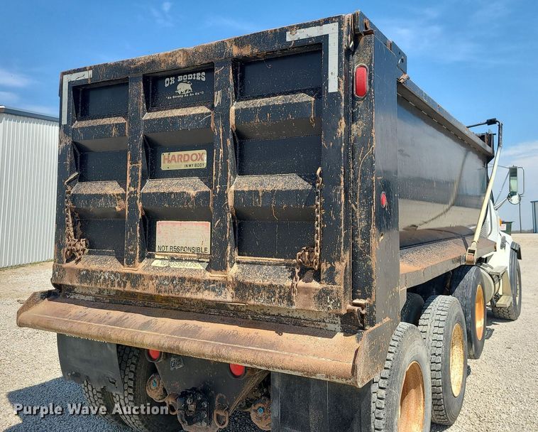 image for item MX9655 2005 Sterling L7500  dump truck