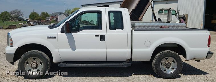 image for item MX9656 2007 Ford F250 Super Duty  SuperCab pickup truck