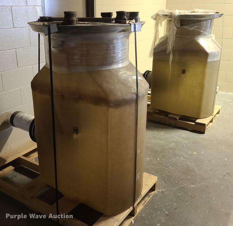 image for item MX9716 (2) fuel tanks