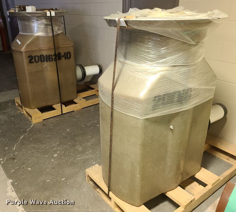 image for item MX9716 (2) fuel tanks