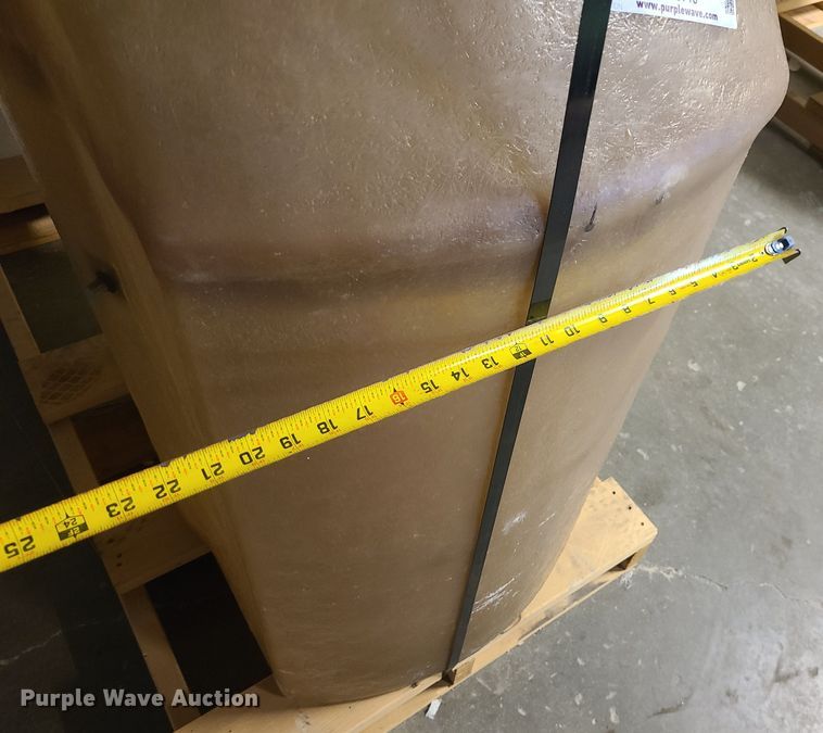 image for item MX9716 (2) fuel tanks