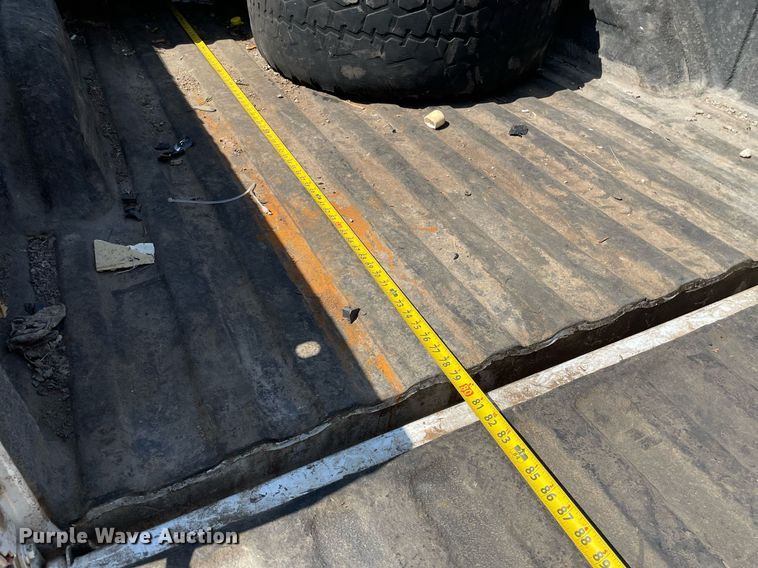 image for item MY9051 2004 Chevrolet 1500 Silverado  Ext. Cab pickup truck