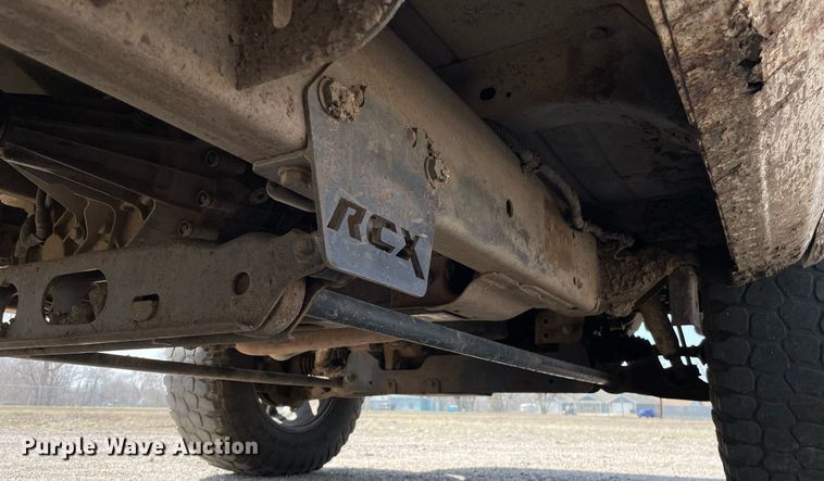 image for item MY9051 2004 Chevrolet 1500 Silverado  Ext. Cab pickup truck