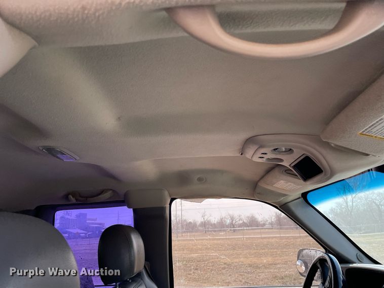 image for item MY9051 2004 Chevrolet 1500 Silverado  Ext. Cab pickup truck