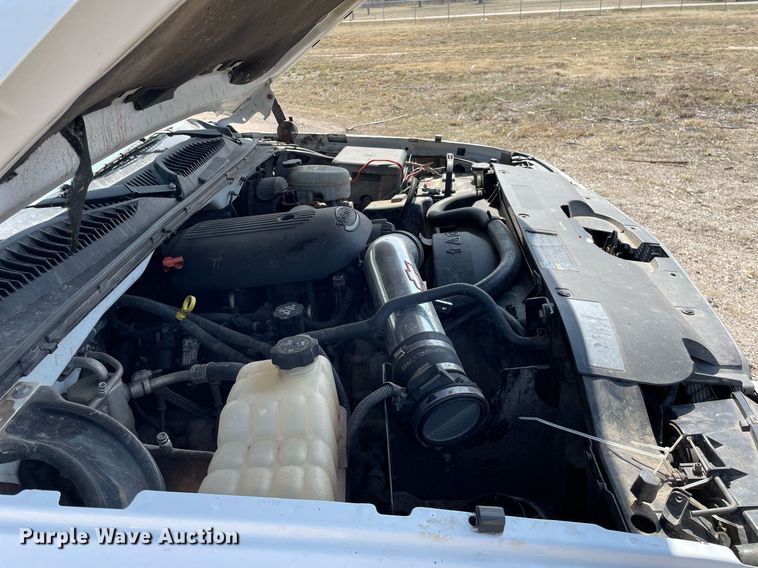 image for item MY9051 2004 Chevrolet 1500 Silverado  Ext. Cab pickup truck