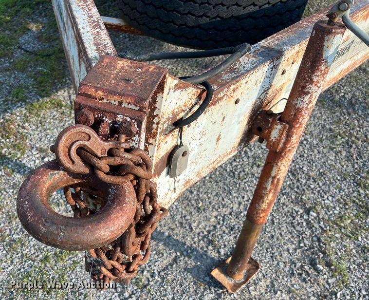 image for item MY9586 1989 Carrier King 1200  equipment trailer