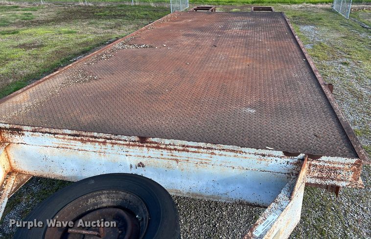 image for item MY9586 1989 Carrier King 1200  equipment trailer