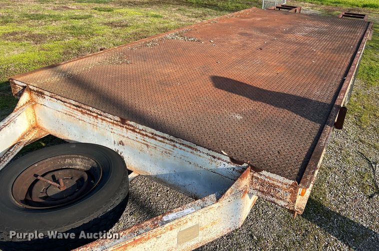 image for item MY9586 1989 Carrier King 1200  equipment trailer