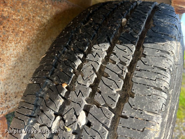 image for item MY9586 1989 Carrier King 1200  equipment trailer