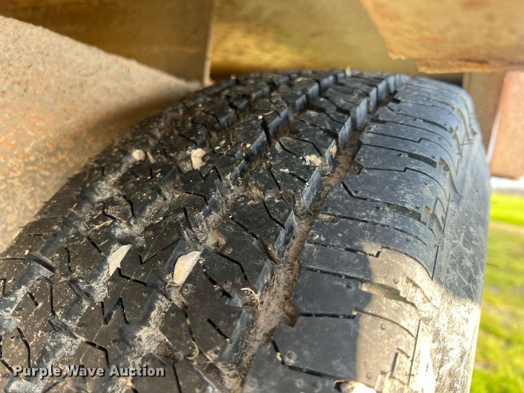 image for item MY9586 1989 Carrier King 1200  equipment trailer