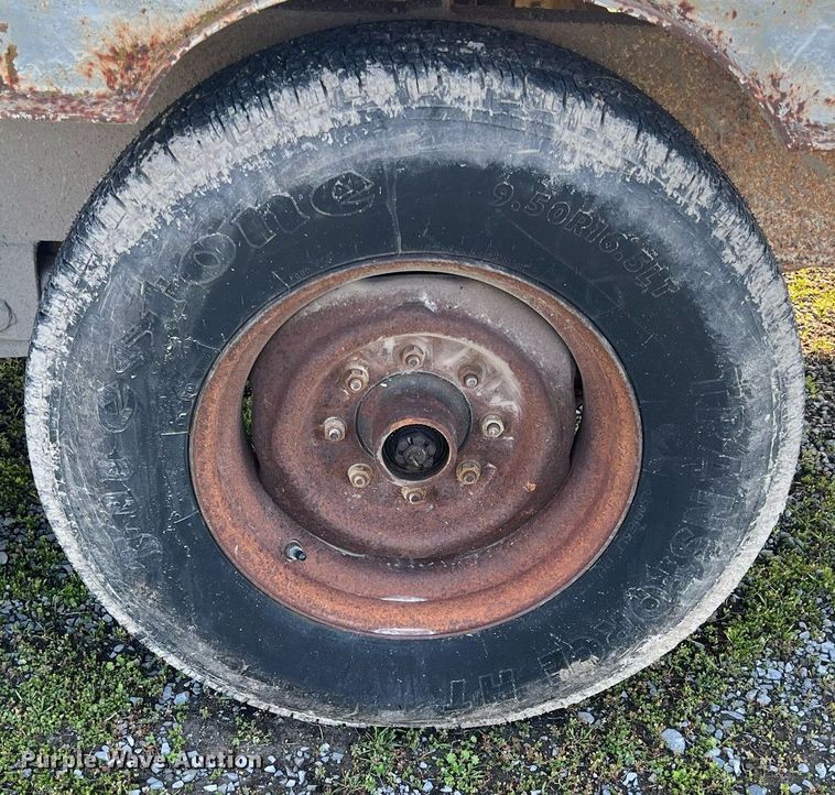 image for item MY9586 1989 Carrier King 1200  equipment trailer