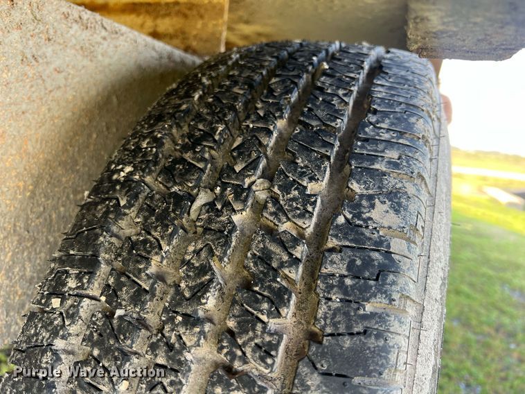 image for item MY9586 1989 Carrier King 1200  equipment trailer