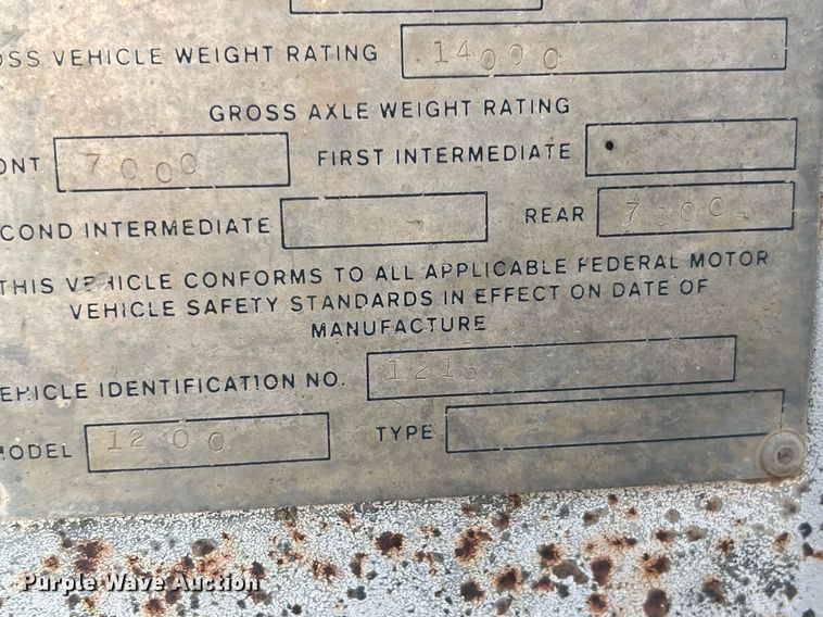 image for item MY9586 1989 Carrier King 1200  equipment trailer