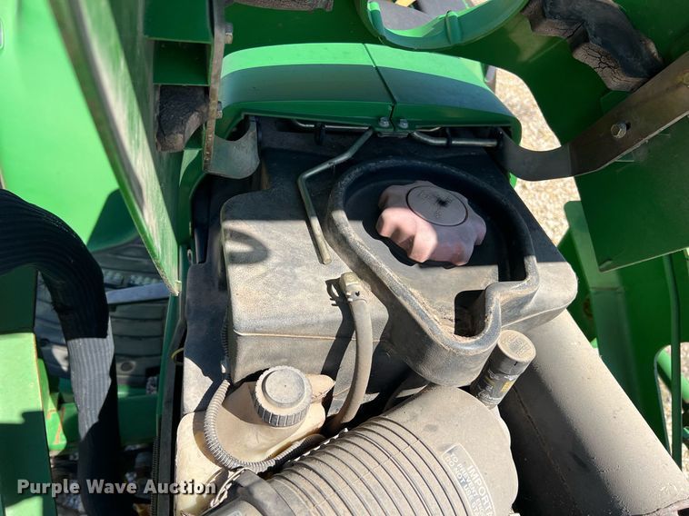 image for item MY9734 1999 John Deere 4300  tractor