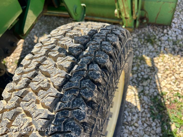 image for item MY9734 1999 John Deere 4300  tractor