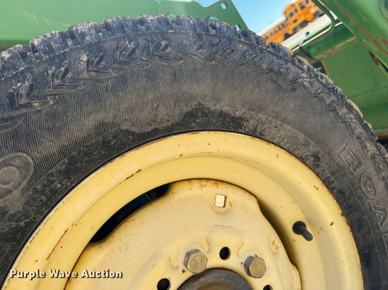 image for item MY9734 1999 John Deere 4300  tractor