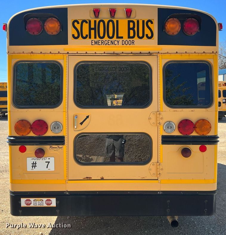 image for item MY9735 2006 Ford E450 Super Duty  school bus